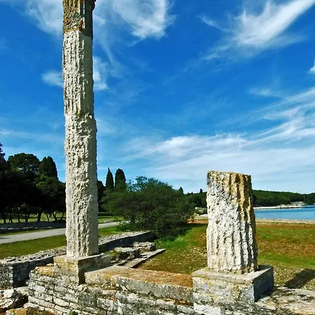 Neptun Hotel 3*
