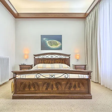 Neptun 3* בריוני