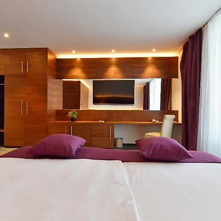 Neptun Hotel 3*