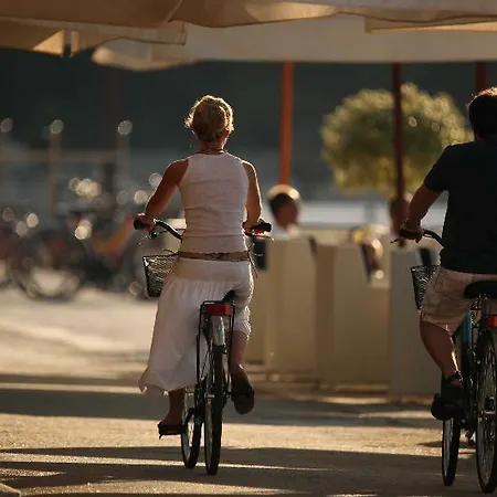 酒店 Neptun 布里俄尼