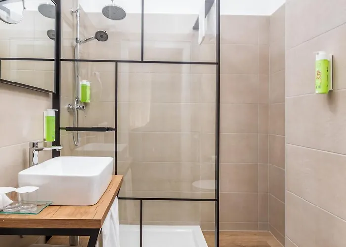 酒店 Neptun 布里俄尼