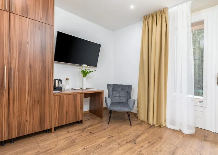 Neptun Hotel 3*